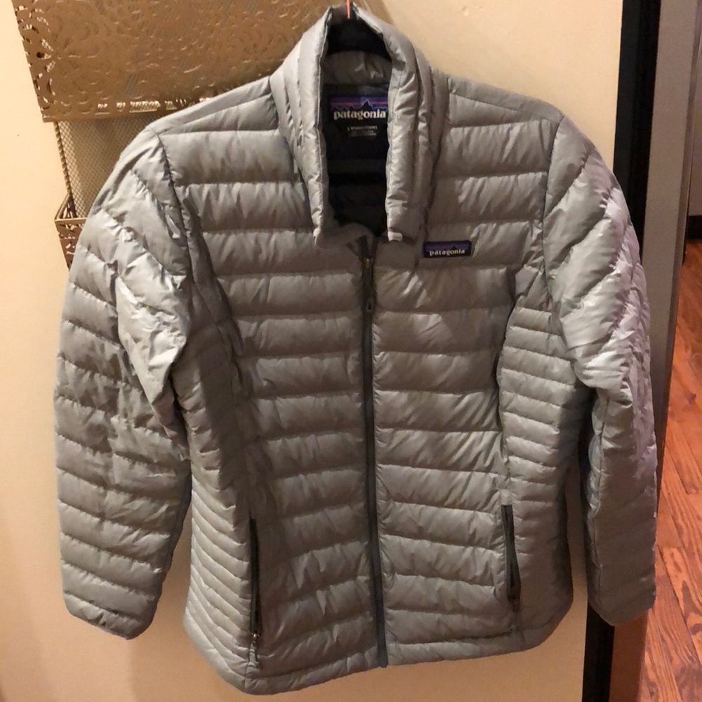 Women’s Patagonia Puffer Jacket in Grey, Size L
